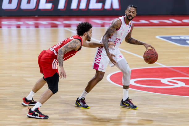 强大的中场 强大的中场