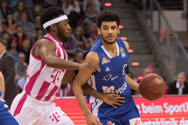 反击乏力主 反击乏力主