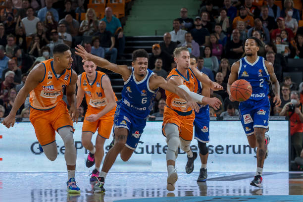 场上提供稳 场上提供稳