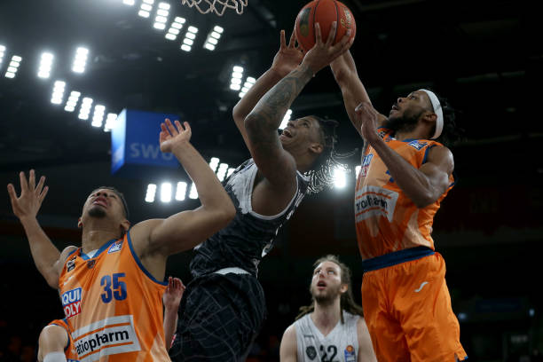 侧迅速内收 侧迅速内收